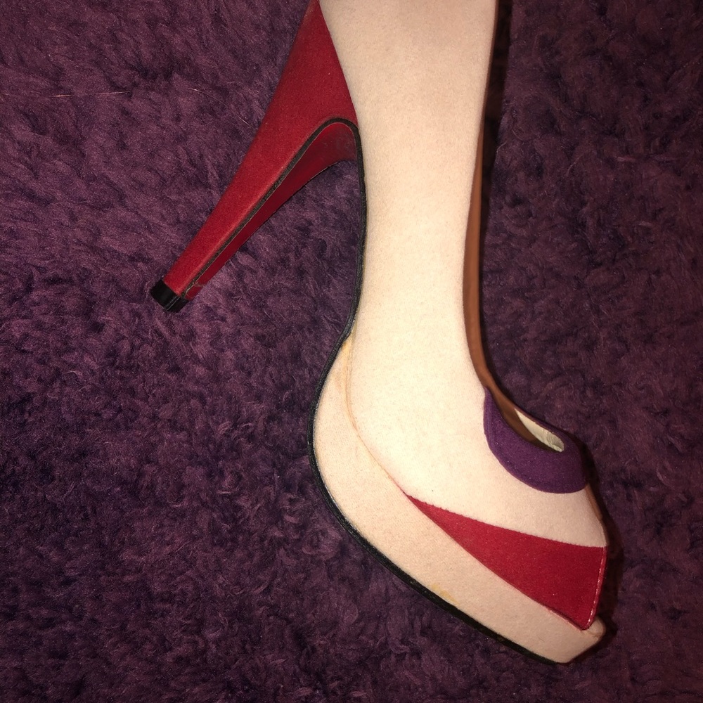 High heel shoe